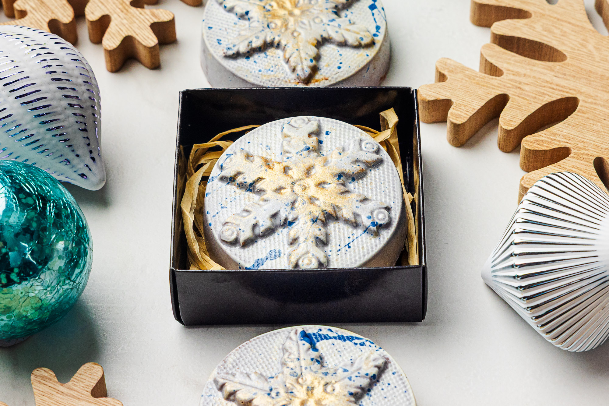 PRE-ORDER - Biscoff Chocolate Snowflake - Image 2