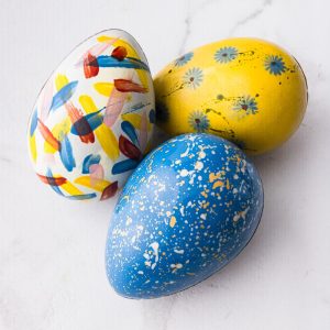 Easter Egg with Caramel and Biscoff Filling