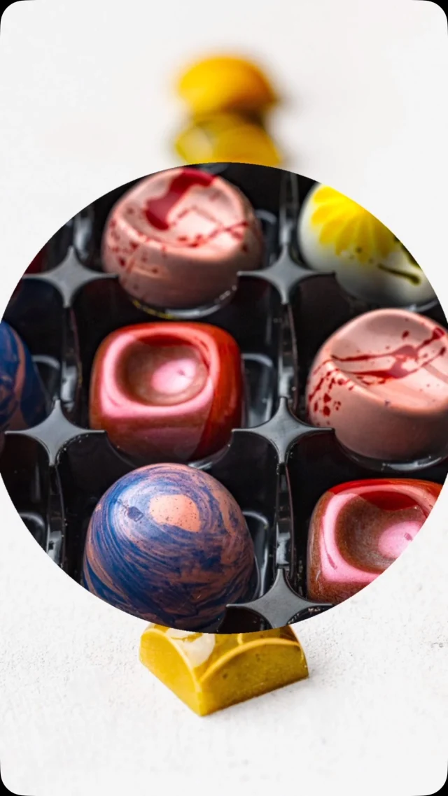 Move over, milk chocolate—these flavour combos are about to shake up your taste buds! 

✨ Our Mother’s Day collection flavours are here ✨ 

🍫 Rhubarb & Custard 
🍫 Vanilla Caramel 
🍫 Lemon & Basil 
🍫 Roasted Pistachios 
🍫 Espresso & Sesame 

Which pairing would you try first? ⬇️ 

#ChocolatePairings #TasteAdventure #FoodieFinds #mothersday