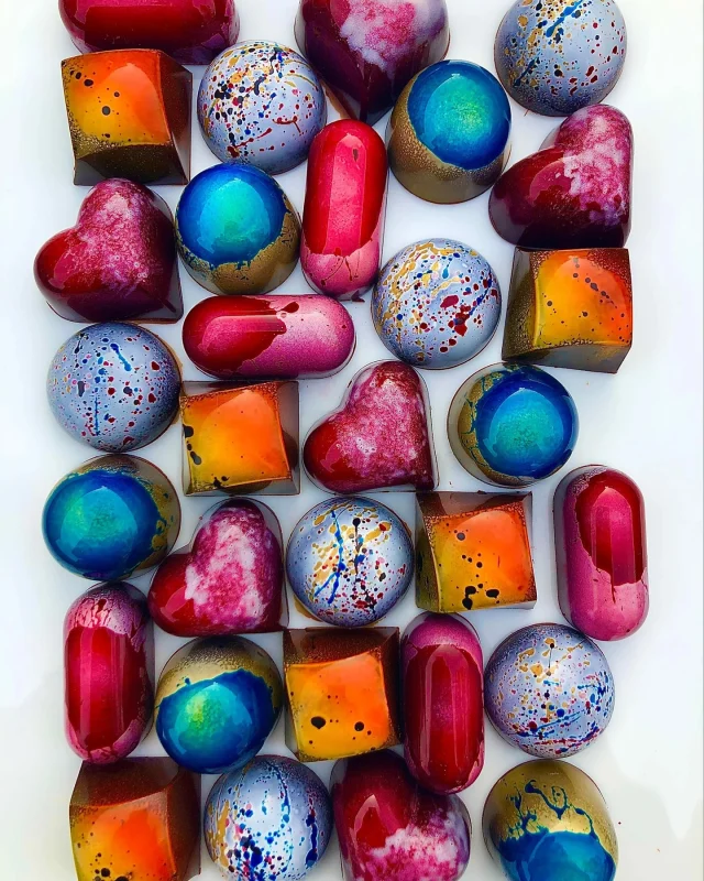 It’s World Chocolate Day — as if we needed an excuse!

Whether you like your chocolate dark, milky, filled, or fruity… today’s the day to indulge.

Tell us your dream flavour combo below 👇

#WorldChocolateDay #Chocolours #ChocolateLovers #BonbonGoals #EdibleArt