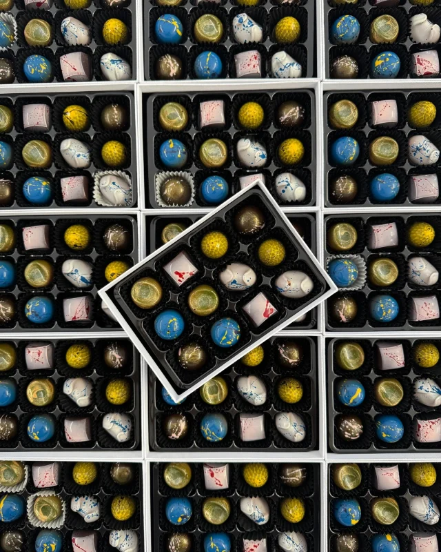 ✨ Create your dream bonbon! ✨

We want to know if you could design your very own Chocolours bonbon, what would it be?

👇 Tell us in the comments:
🍫 Shell: Dark, milk, white… or something colourful?
🍓 Filling: Ganache, caramel, fruit, nutty, something boozy?
🌟 Flavour: Classic combo or something wild? (Mango + chilli? Pistachio + raspberry?)
🎨 Finish: Swirled, splattered, metallic… you name it!

We’ll be picking our favourite combos and who knows, you might even see yours come to life one day.

Ready, set… get creative!

#DesignABonbon#YourBonbonYourWay #ChocolatesOfInstagram #ChocolatierFun #Chocolours