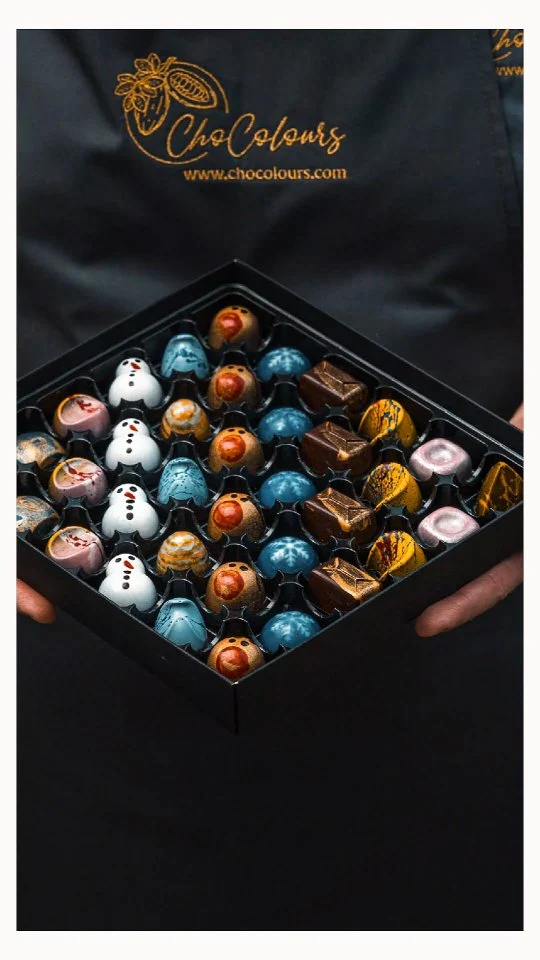 If you're going to say it, say it with Chocolate 🍫 

Our luxury handmade chocs do all the talking when it comes to the perfect gift for family and friends. 

Our new collection of Choc Blocks, Bars, Christmas and Halloween are out now. 

Check it out, you know where to go ⬆️ ⛄🎁🍫👻